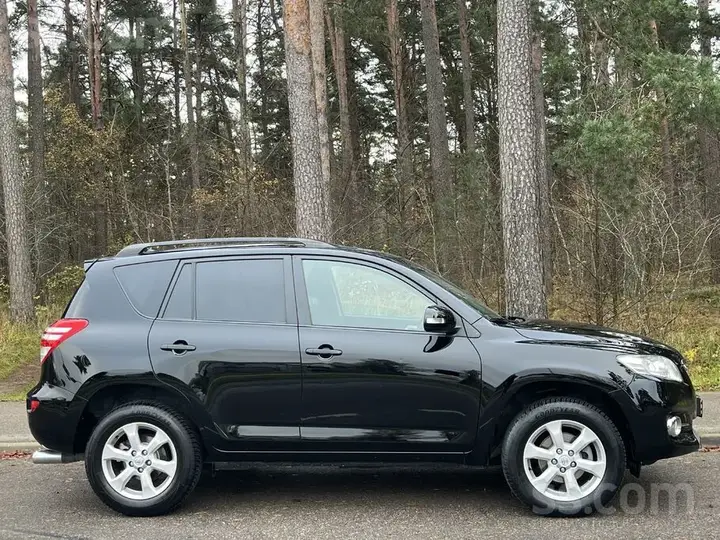 Toyota Rav4 2011 photo 2