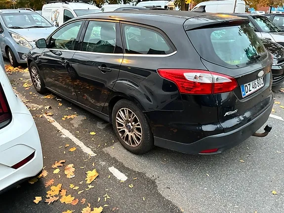 Ford Focus 2012 photo 2