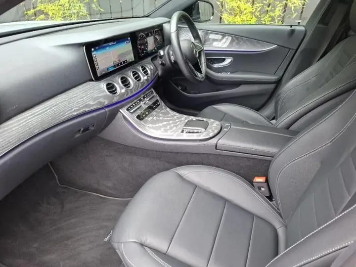 Mercedes-Benz E-Class 2023 photo 5