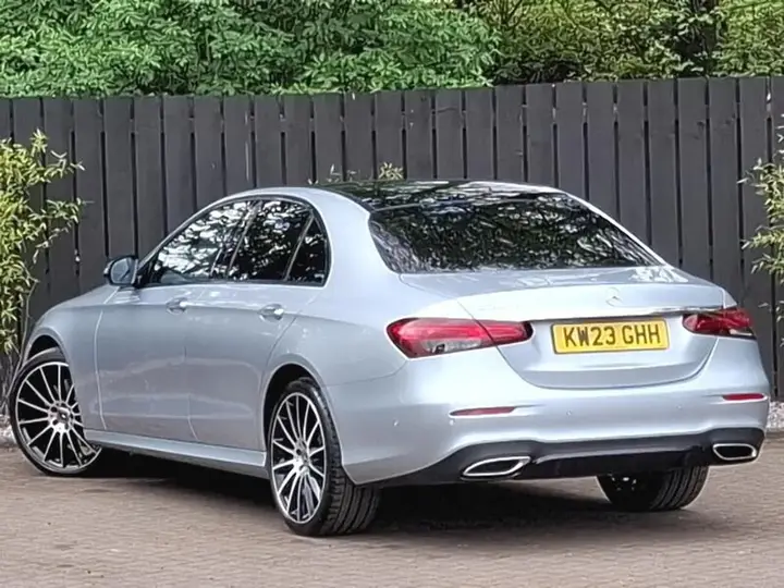 Mercedes-Benz E-Class 2023 photo 2