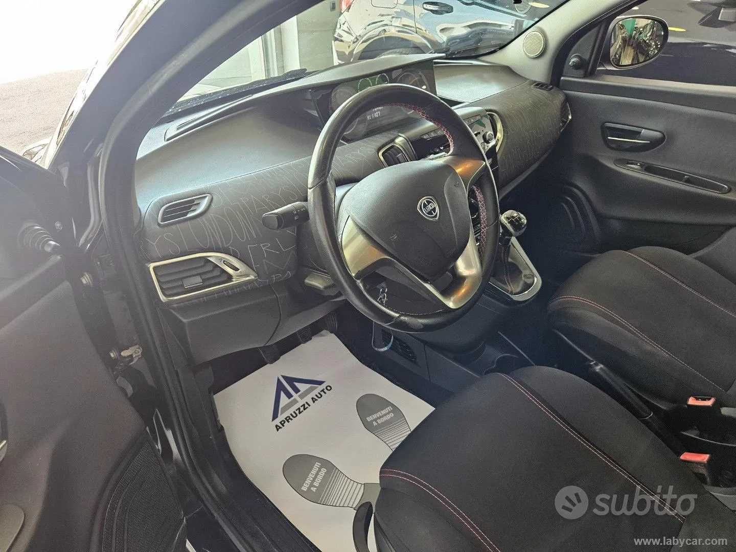 Lancia Ypsilon 2013 photo 5