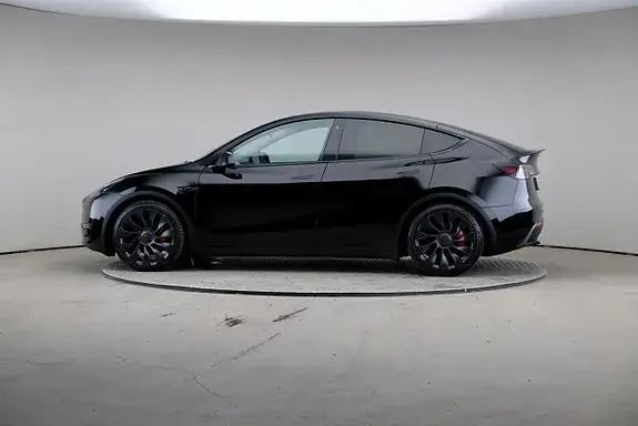 Tesla Model Y 2023 photo 4