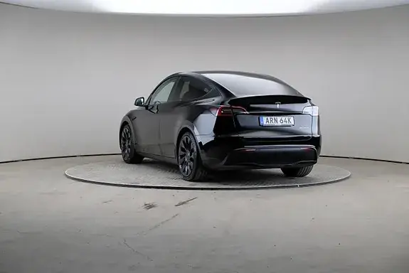 Tesla Model Y 2023 photo 2