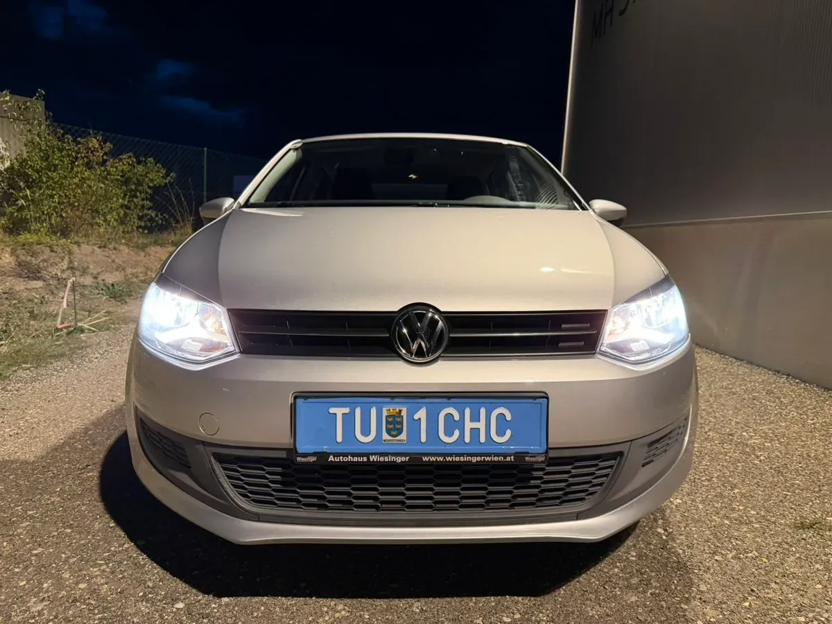 Volkswagen Polo 2010 photo 2