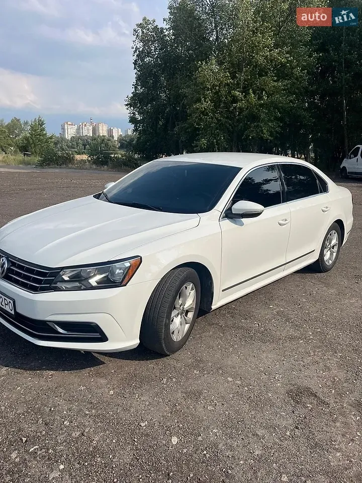 Volkswagen Passat 2016 photo 2