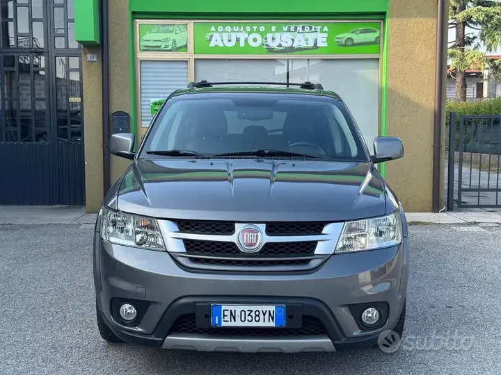 Fiat Freemont 2012 photo 2