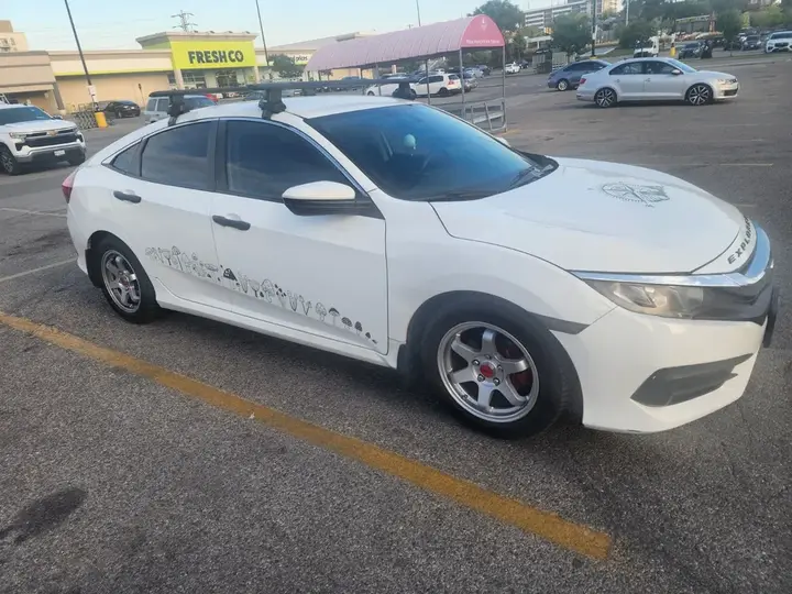 Honda Civic 2017 photo 2