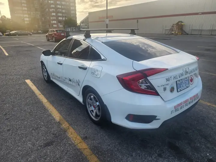 Honda Civic 2017 photo 4