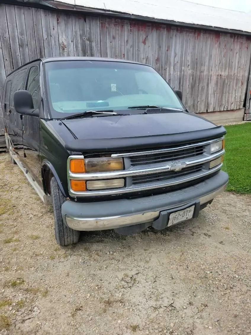 Chevrolet Van 1997 photo 2