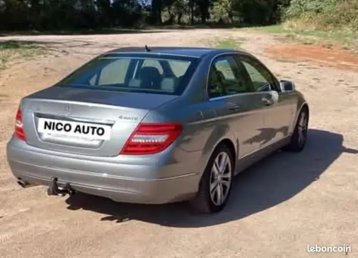 Mercedes-Benz C-Class 2011 photo 4