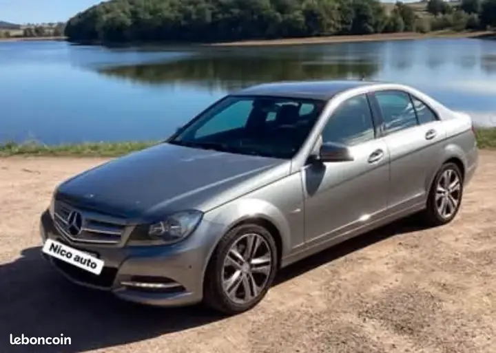 Mercedes-Benz C-Class 2011 photo 2