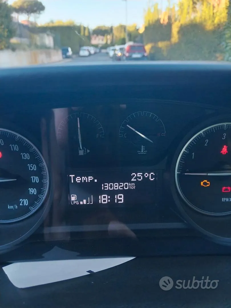 Lancia Ypsilon 2019 photo 5