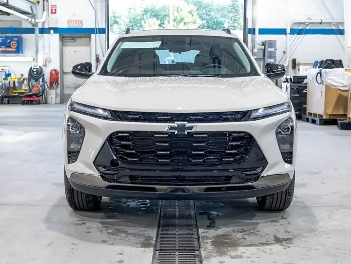 Chevrolet Trax 2026 photo 2