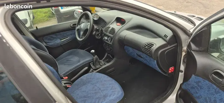 Peugeot 206 2002 photo 3