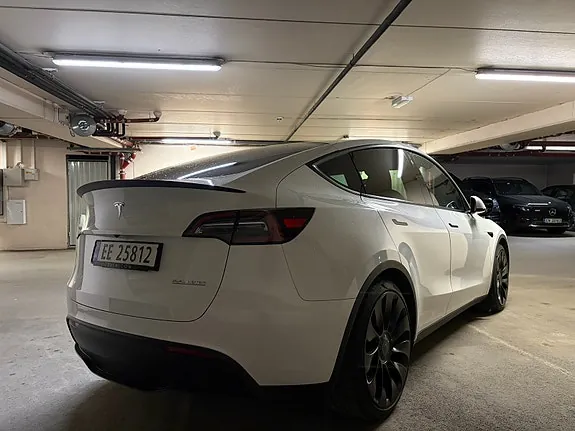 Tesla Model Y 2022 photo 4