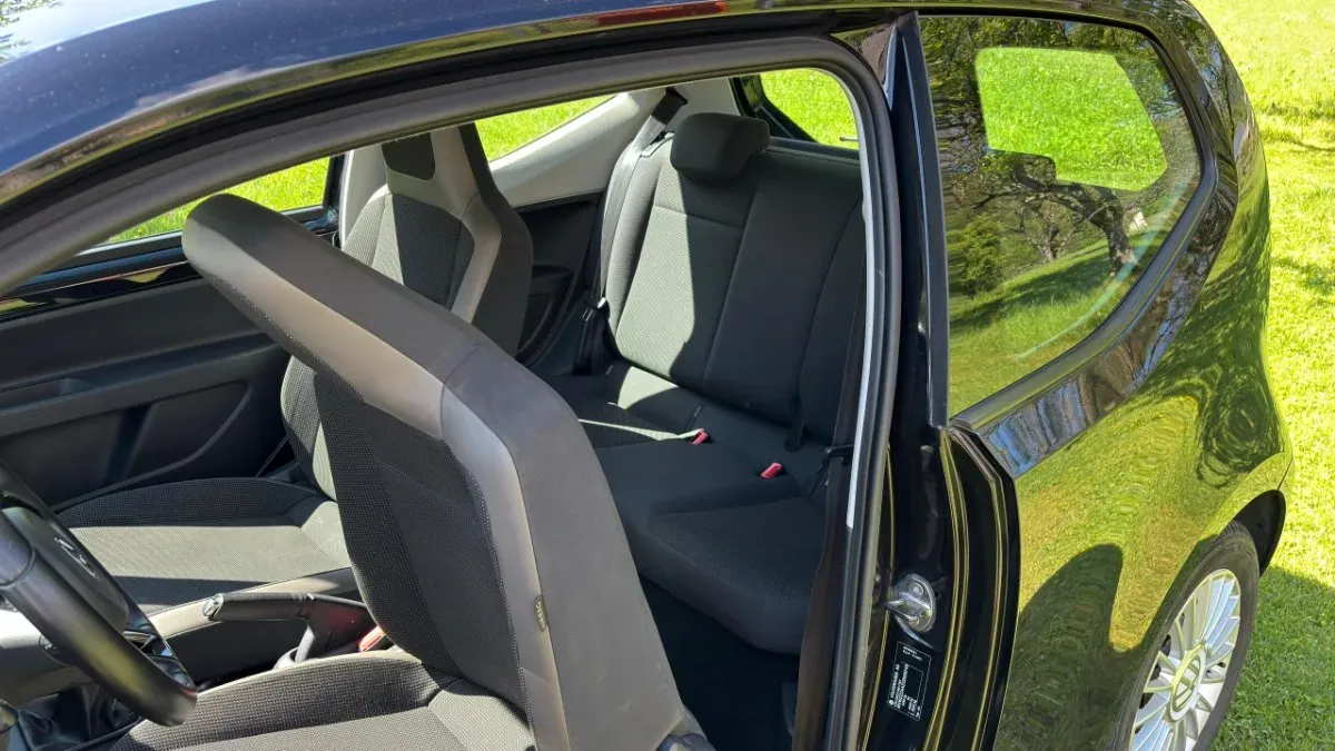 Volkswagen Up 2012 photo 2