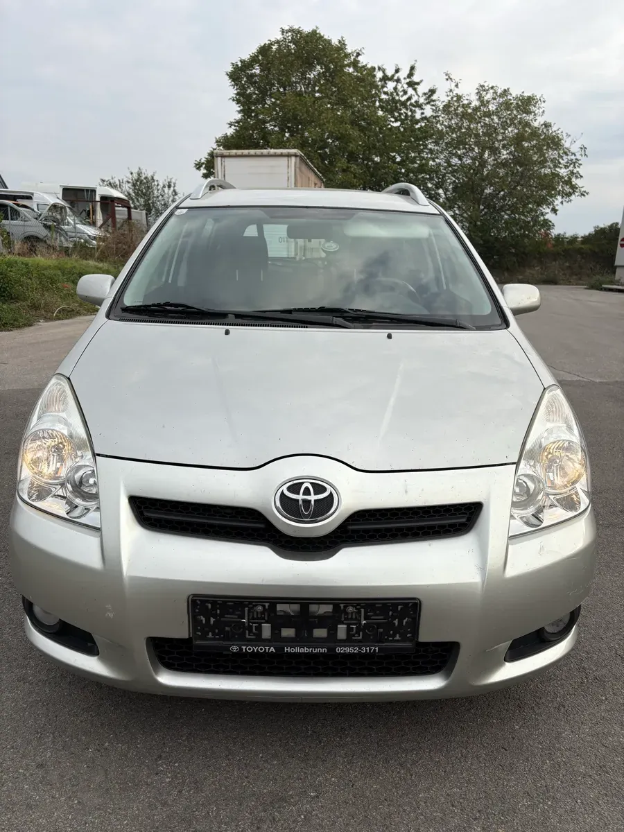 Toyota Corolla Verso 2007 photo 2