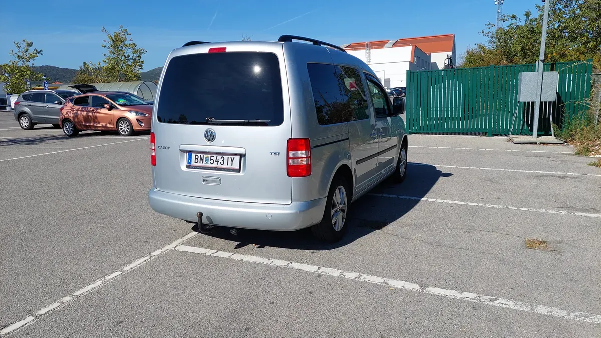 Volkswagen Caddy 2012 photo 2