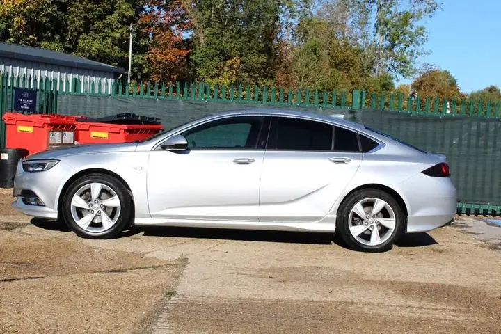 Vauxhall Insignia 2017 photo 3