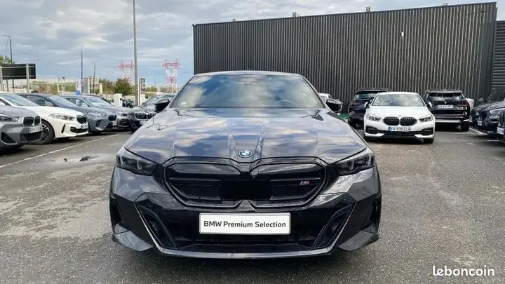 BMW 5 Series 2024 photo 2