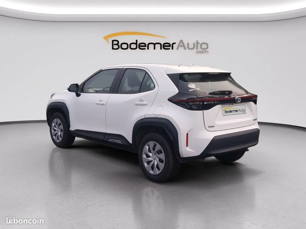 Toyota Yaris Cross 2023 photo 3