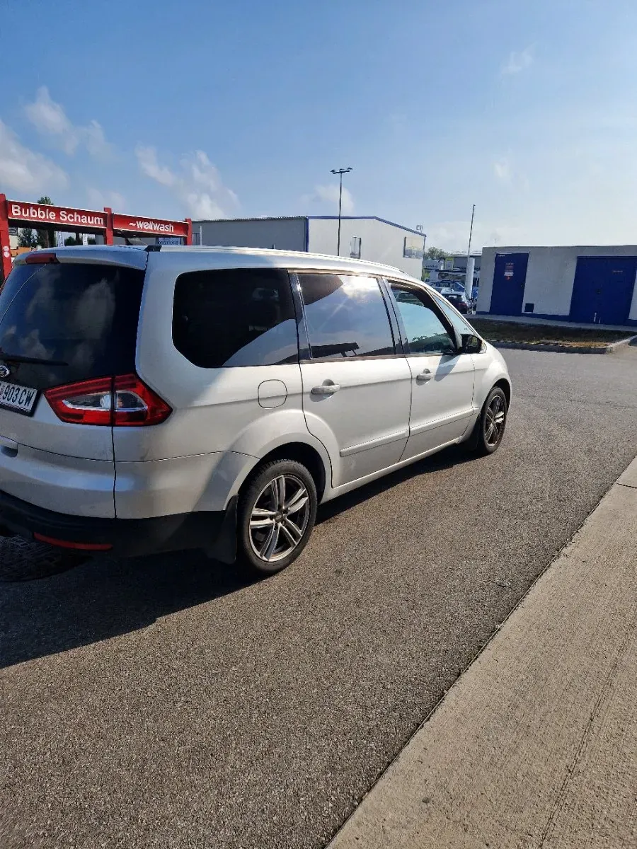 Ford Galaxy 2013 photo 2