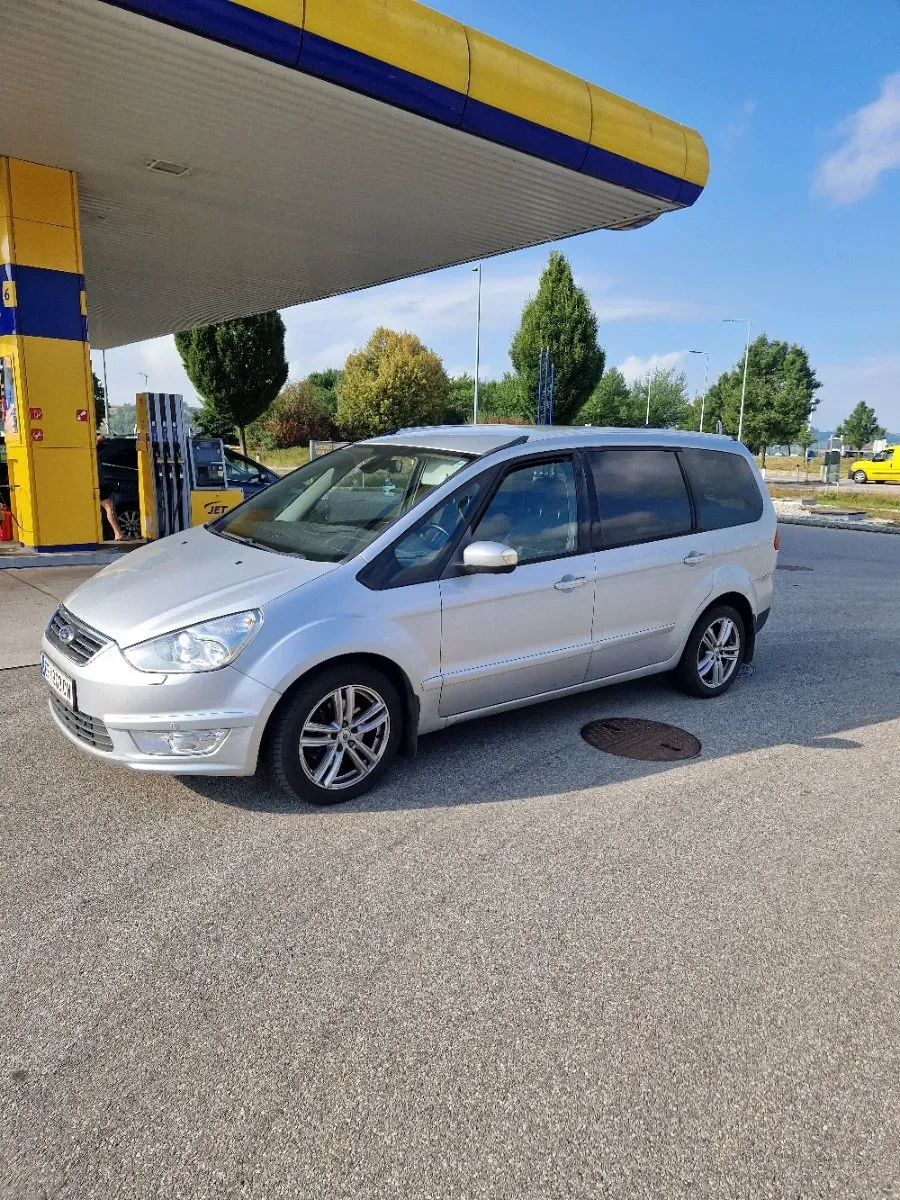 Ford Galaxy 2013 photo 3