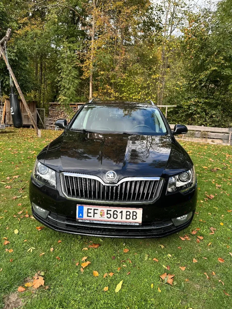 Skoda Superb 2013 photo 3
