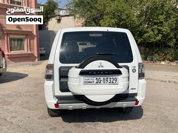 Mitsubishi Pajero 2012 photo 4