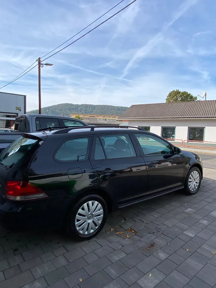Volkswagen Golf 2012 photo 2