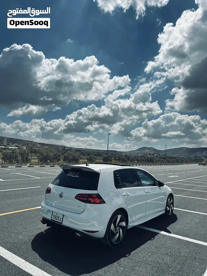 Volkswagen Golf 2017 photo 2