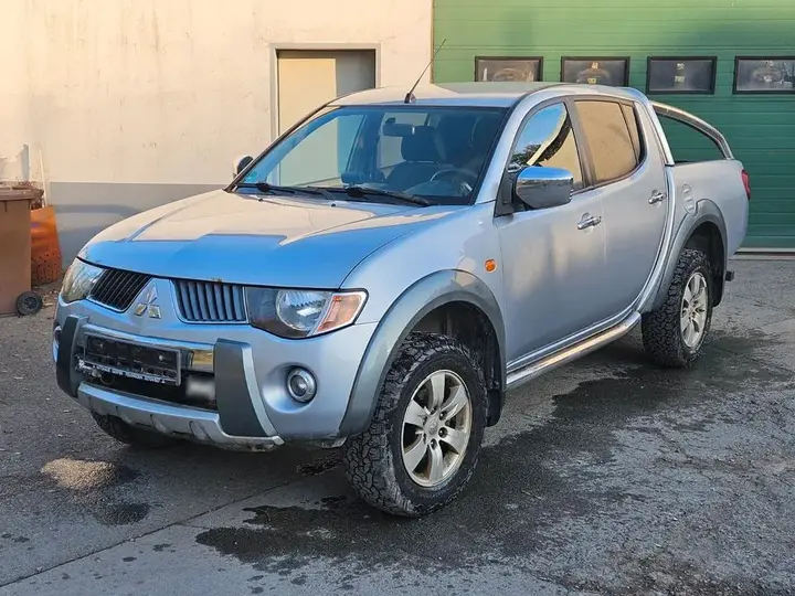 Mitsubishi L200