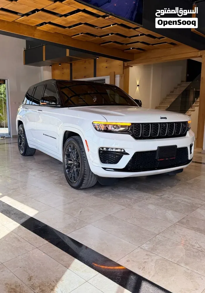 Jeep Grand Cherokee 2023 photo 3