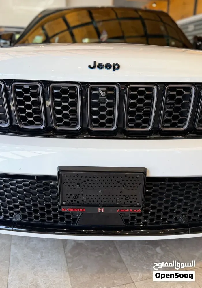 Jeep Grand Cherokee 2023 photo 4