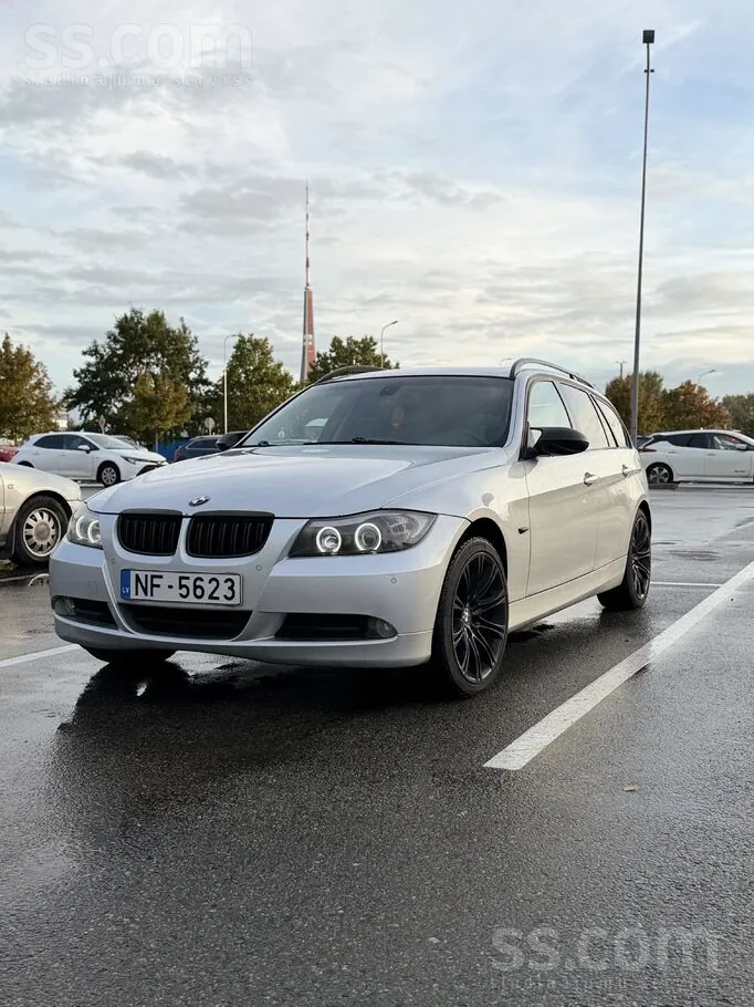 BMW 320