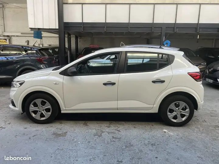 Dacia Sandero 2023 photo 2