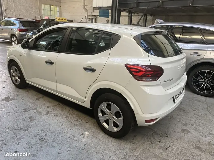 Dacia Sandero 2023 photo 3