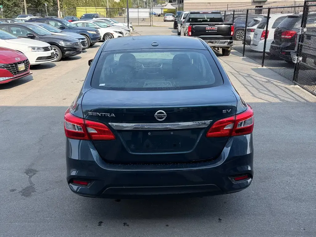 Nissan Sentra 2018 photo 4