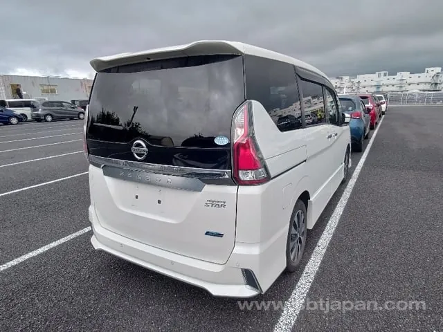Nissan Serena 2016 photo 4