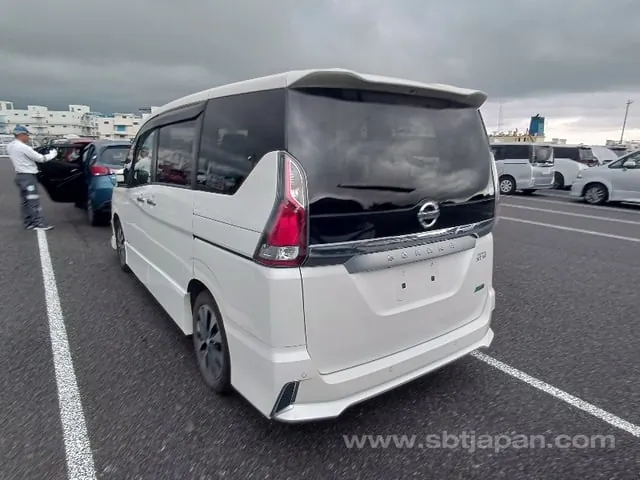 Nissan Serena 2016 photo 3