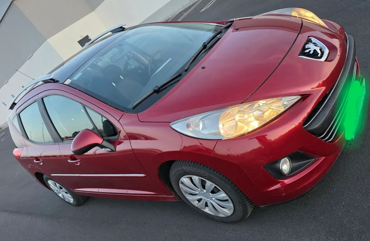 Peugeot 207 2009 photo 3