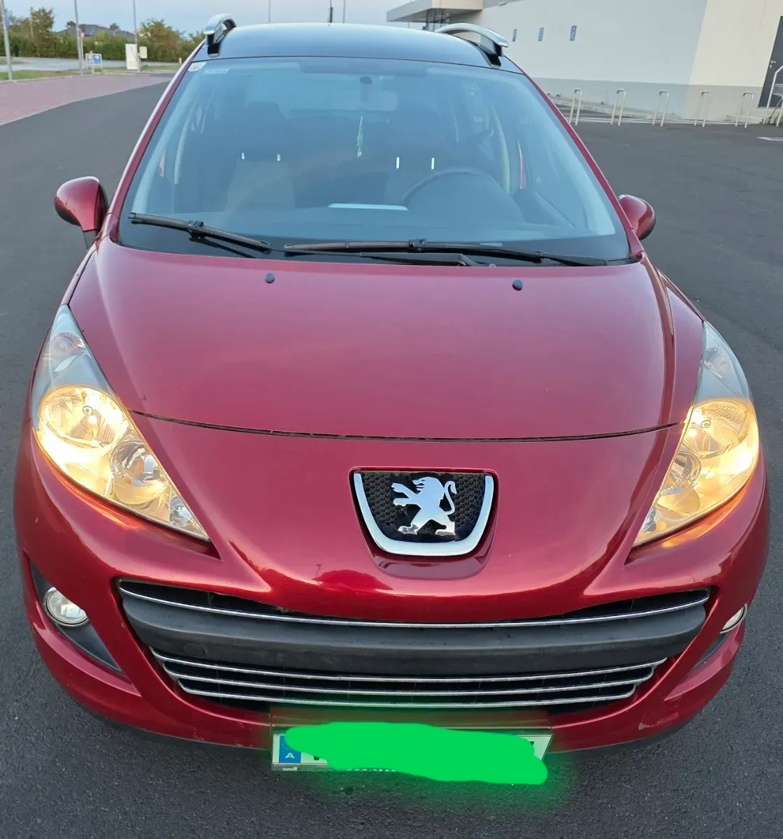 Peugeot 207 2009 photo 2