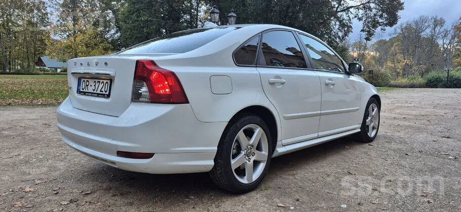 Volvo S40 2009 photo 3