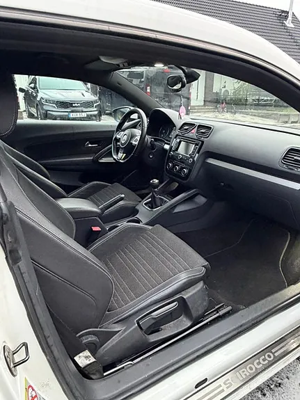 Volkswagen Scirocco 2011 photo 3