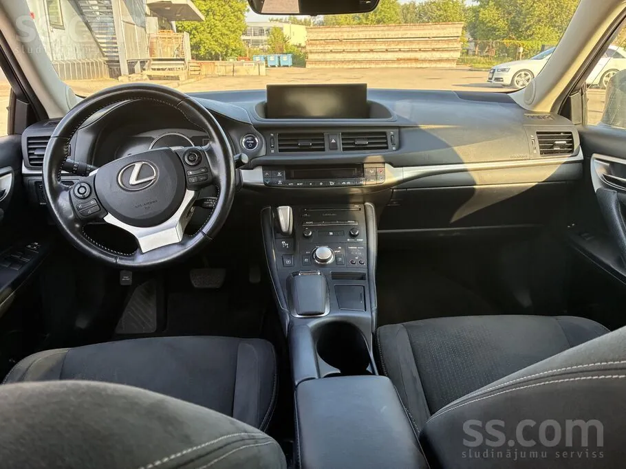 Lexus Ct200H 2021 photo 5