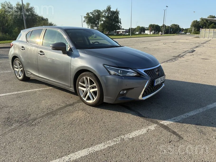 Lexus Ct200H 2021 photo 3