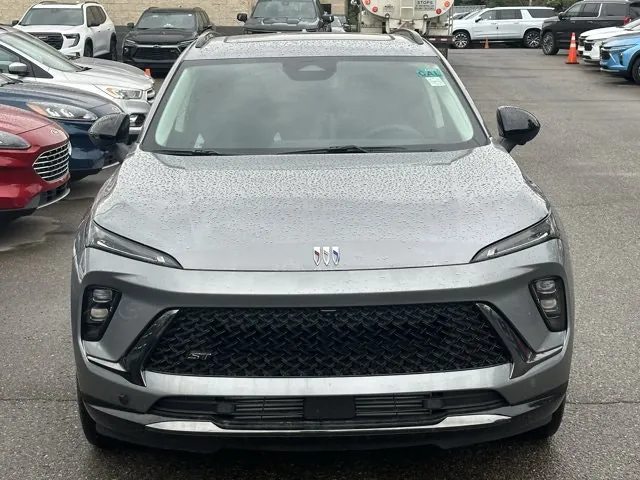 Buick Envision 2026 photo 2