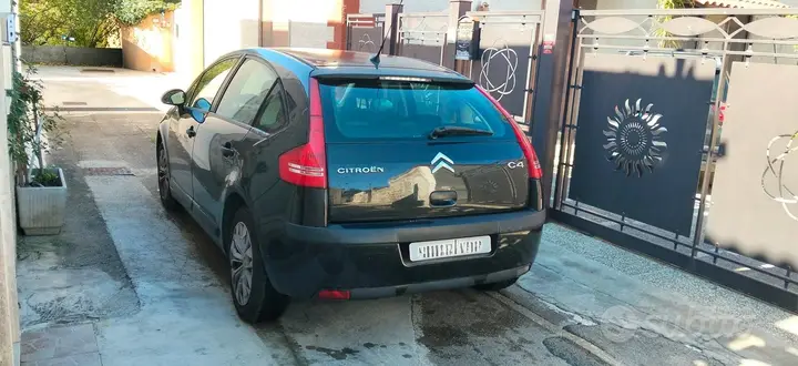 Citroen C4 2006 photo 3