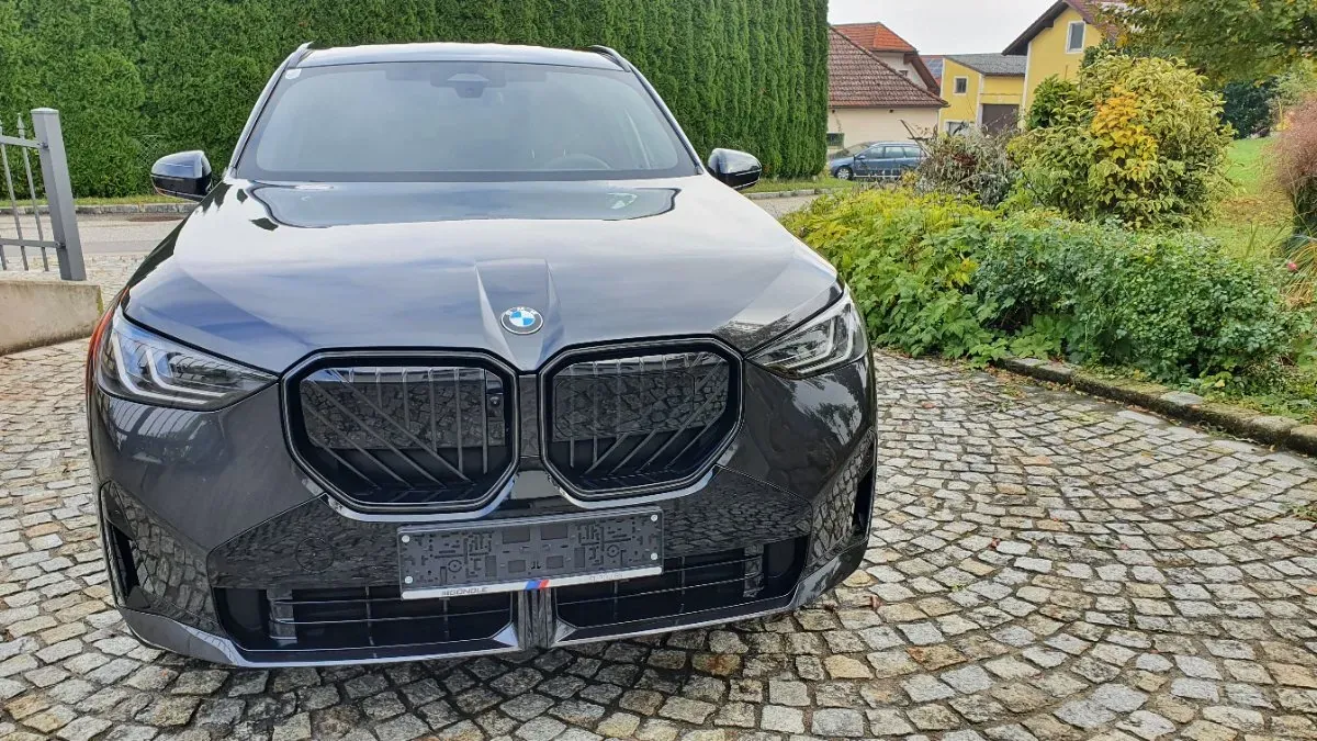 BMW Ix3 2025 photo 2