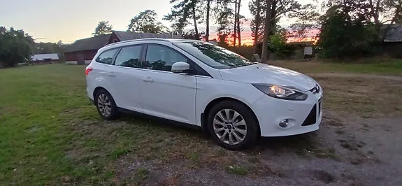 Ford Focus 2014 photo 2